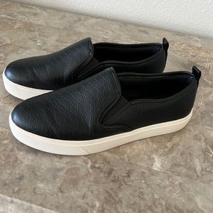 Black Aldo Slip on shoes Size 7.5